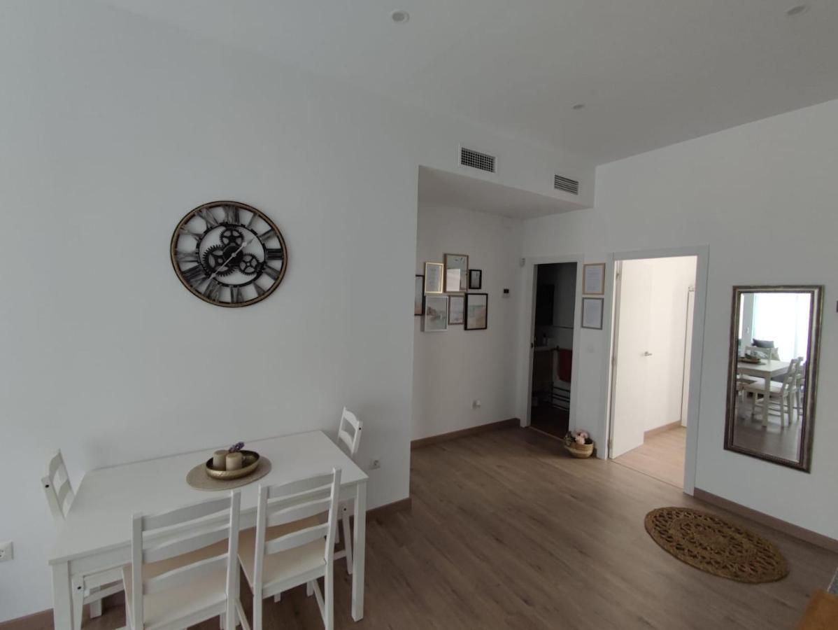 Apartment In The Center Of Севілья Екстер'єр фото