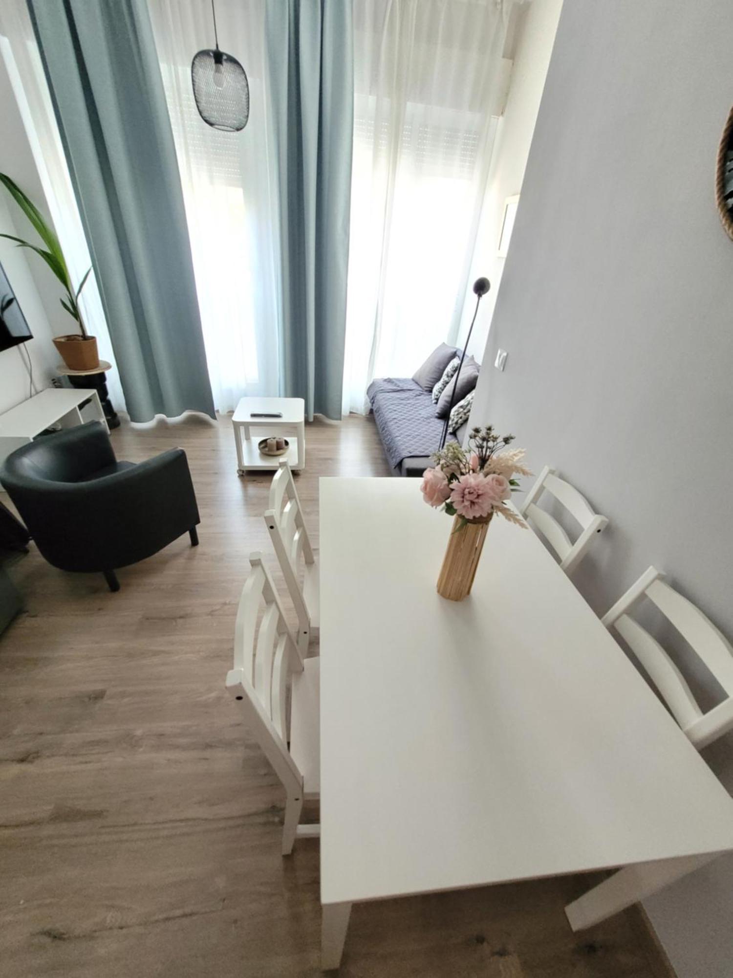 Apartment In The Center Of Севілья Екстер'єр фото