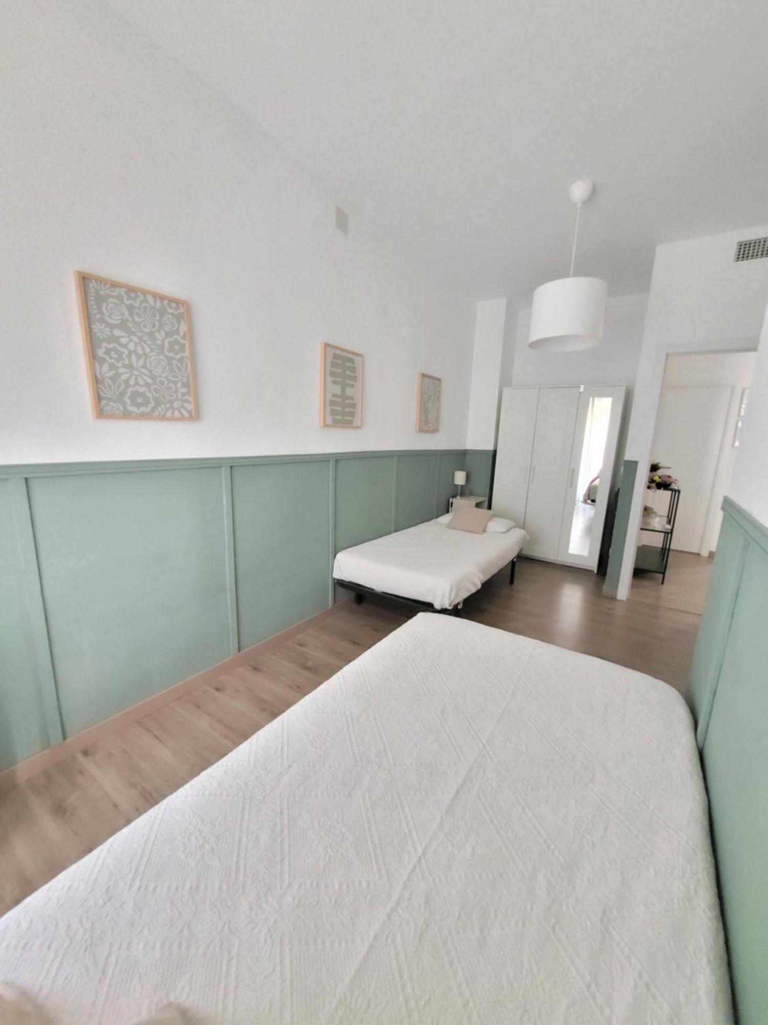 Apartment In The Center Of Севілья Екстер'єр фото